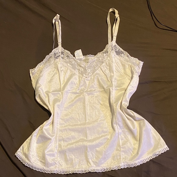 Silky Lace Trim Camisole in white - Picture 2 of 7